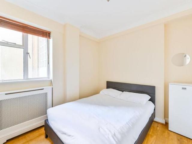 Flat for sale in St. John's Wood, Greater London