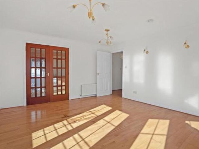 Flat for sale in Knightswood, Scotland