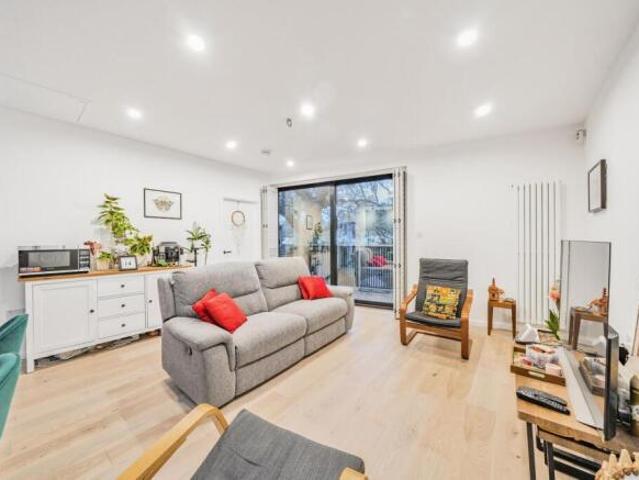 Flat for sale in Upchurch, Gillingham