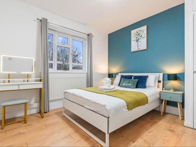 Flat for sale in Cat Hill