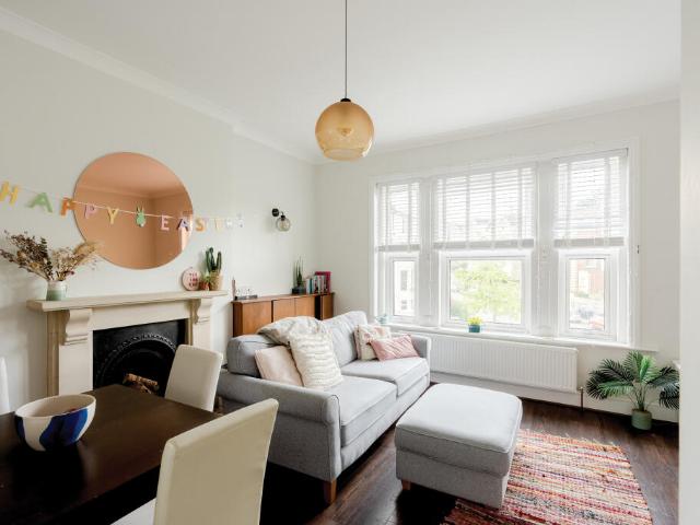 Flat for sale in Redland
