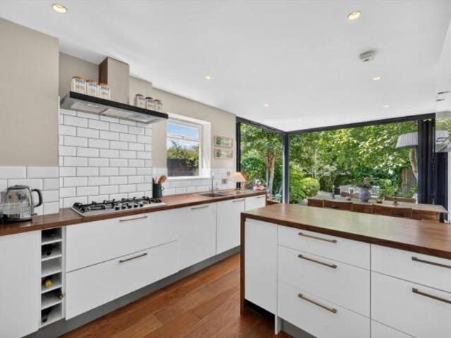 Flat for sale in Cat Hill