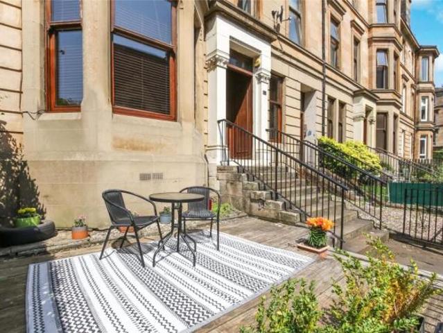 Flat for sale in Dennistoun, Scotland