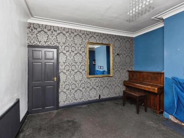 Flat for sale in West Bowling, Bradford