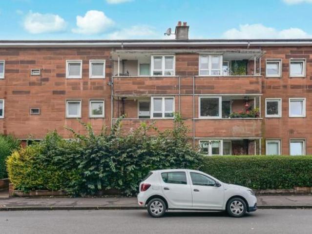 Flat for sale in Dennistoun, Scotland