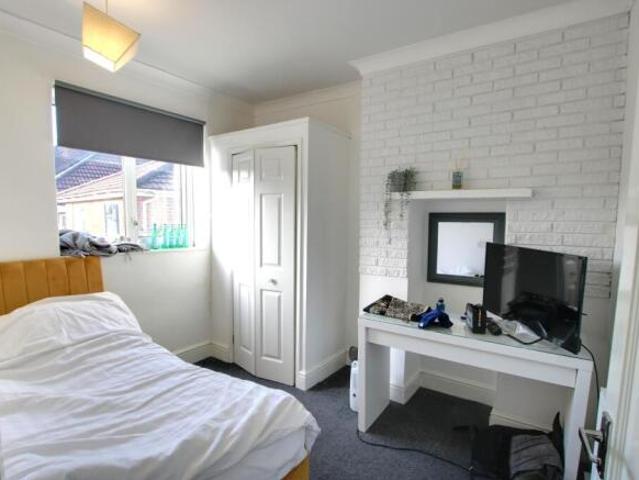 Flat for sale in Shirley, Southampton