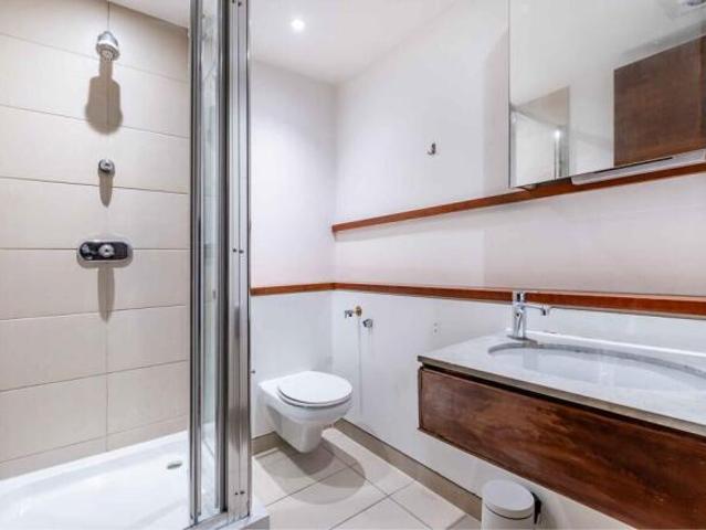 Flat for sale in Cat Hill