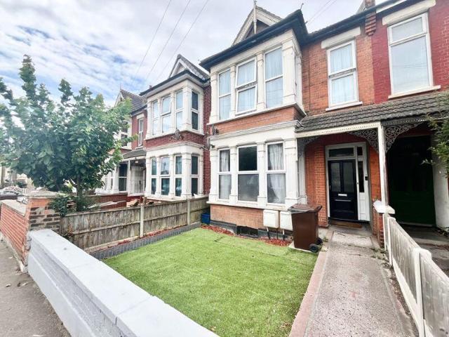 Flat for sale in Southend-on-sea