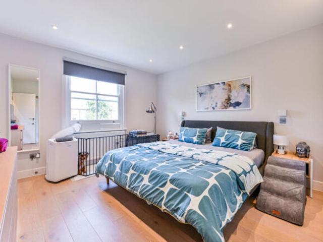 Flat for sale in Camden Town, Greater London