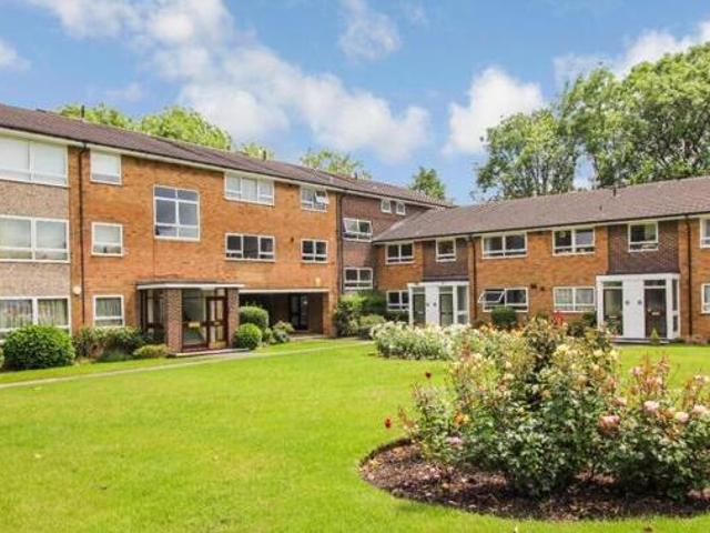 House for sale in Little Stanmore, Greater London