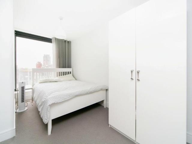 Flat for sale in Calderstones