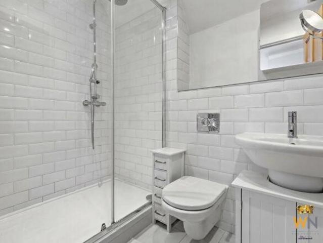 Flat for sale in The Galleries, Navestock Side