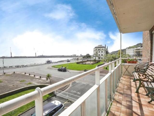 Flat for sale in Clarendon, Ash