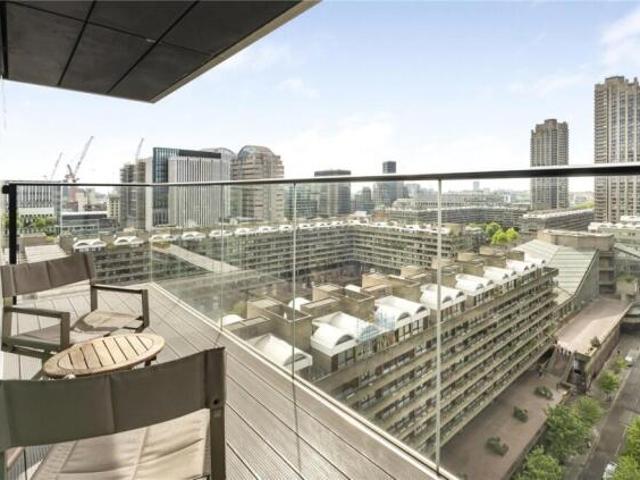Flat for sale in South Lane, West Yorkshire