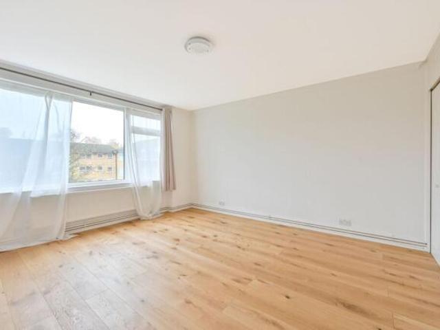 Flat for sale in Westborough, Surrey