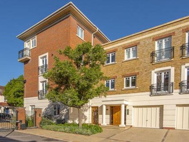 House for sale in Twickenham, Greater London