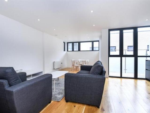 Flat for sale in Cat Hill