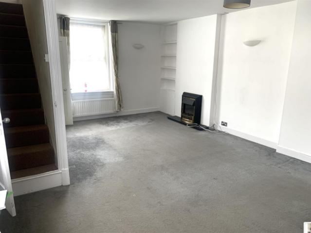 Flat for sale in Midway, Kent