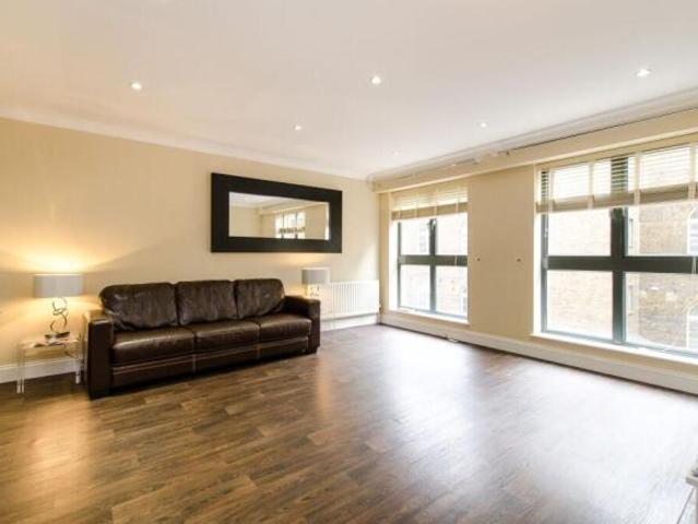 Flat for sale in City of Westminster, Greater London