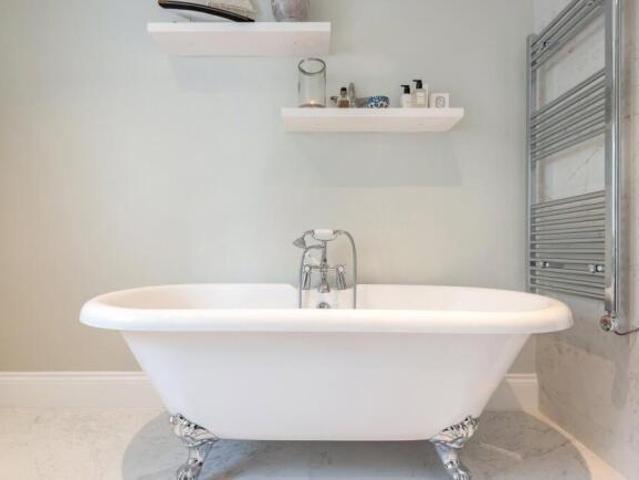 Flat for sale in Fulham, Sands End