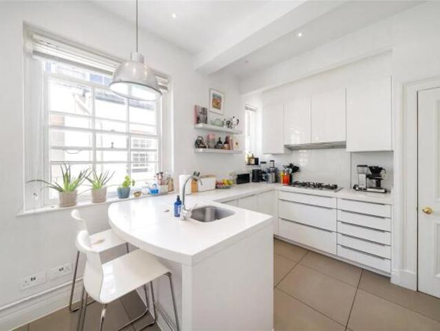 Flat for sale in Pimlico, Greater London