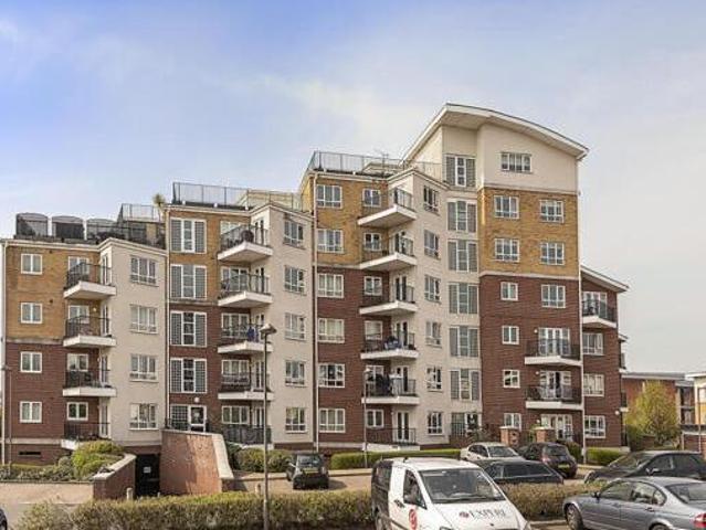 House for sale in Holywell Estate, Watford