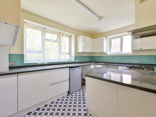 Flat for sale in Southfields, Greater London