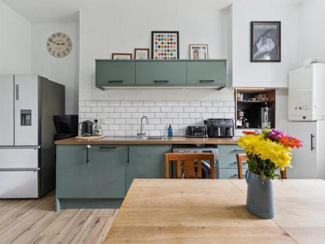 Flat for sale in Dennistoun, Scotland