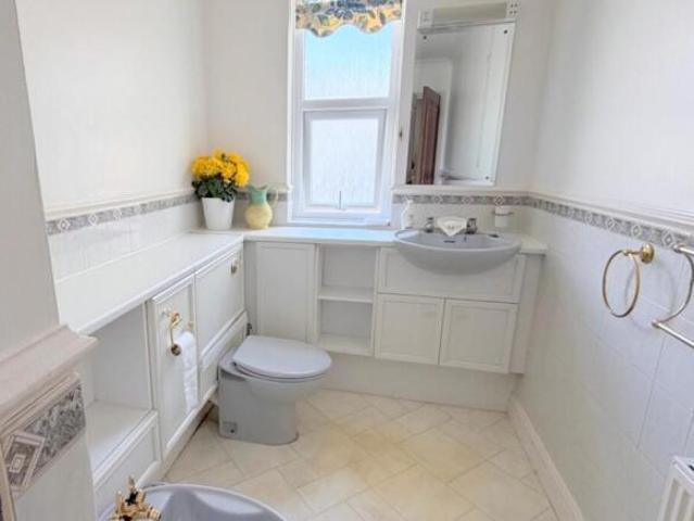 Flat for sale in Eastbourne, East Sussex