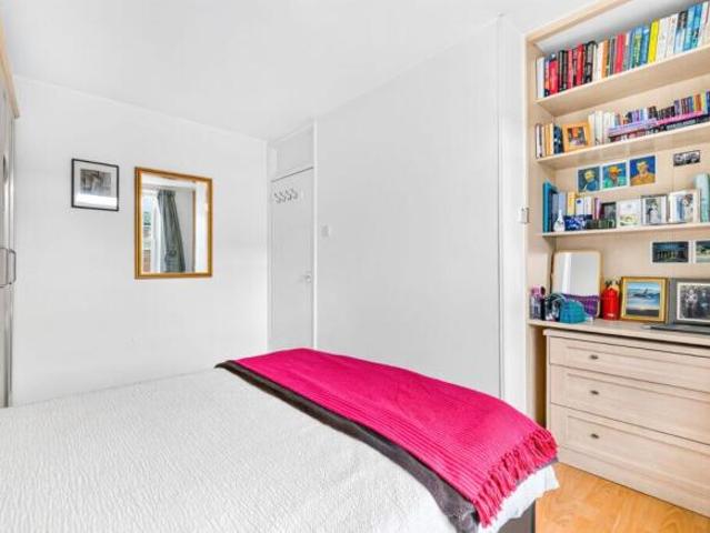 Flat for sale in Yeovil, Somerset