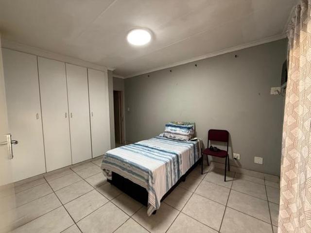 Flat for sale in UMhlathuze Municipality, Kwazulu-natal