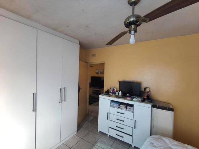 Flat for sale in UMhlathuze Municipality, Kwazulu-natal