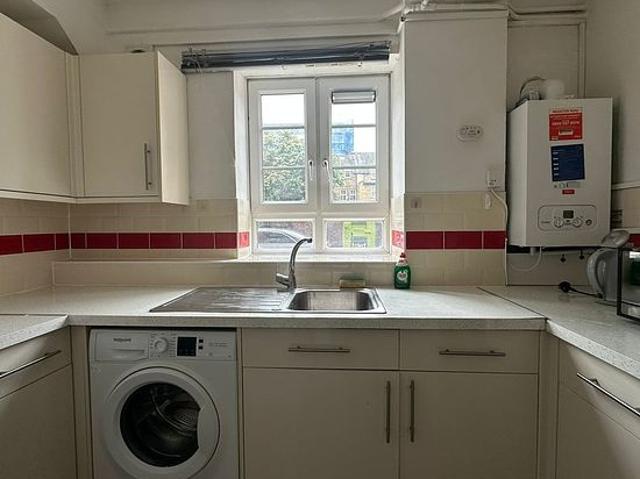 Apartment for rent in Maitland Park, Greater London