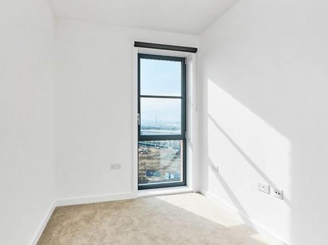 Apartment for rent in Scrattons Farm, Greater London