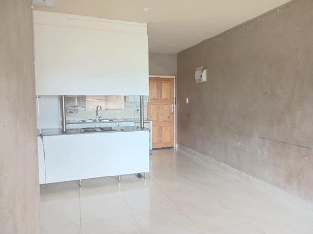 Flat for sale in UMhlathuze Municipality, Kwazulu-natal
