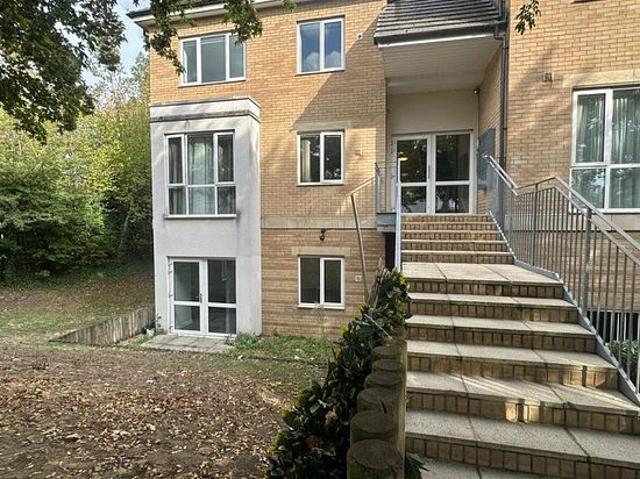 Apartment for rent in London Borough of Enfield, Greater London