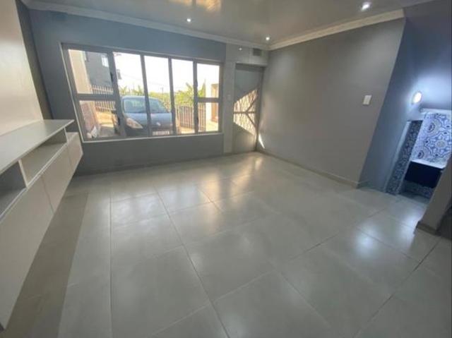 Flat for sale in Tongaat Beach, Kwazulu-natal