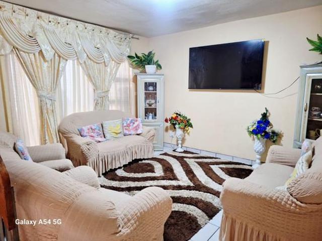 Flat for sale in UMhlathuze Municipality, Kwazulu-natal