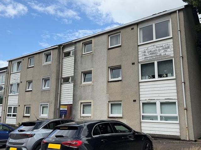Apartment for rent in Maryhill Park, Summerston