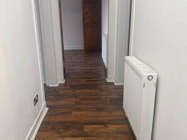 Apartment for rent in Croftfoot, Scotland