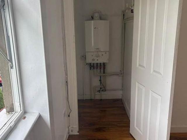 Apartment for rent in Croftfoot, Scotland
