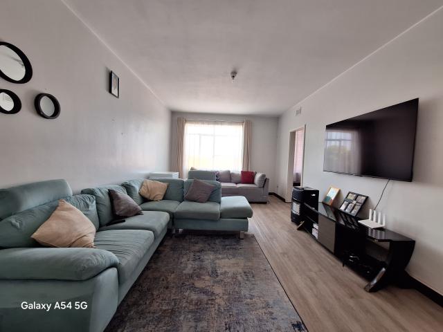 Flat for sale in Seaview, Kwazulu-natal