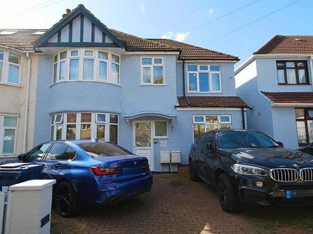 Apartment for rent in London Borough of Ealing, Greater London