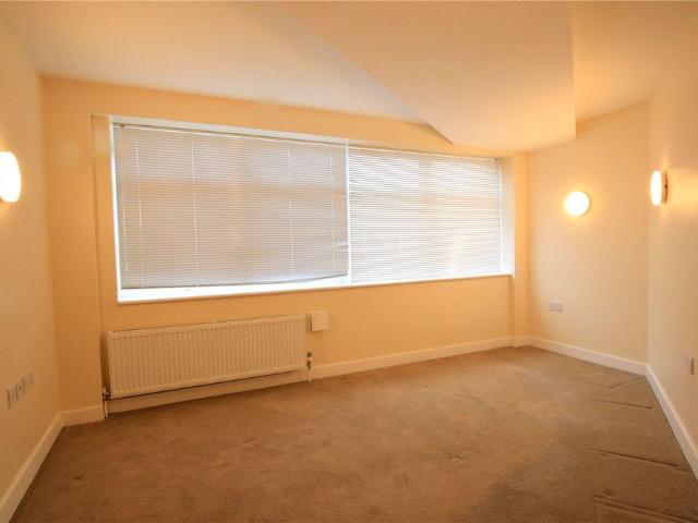 Apartment for rent in Heol-las, Surrey