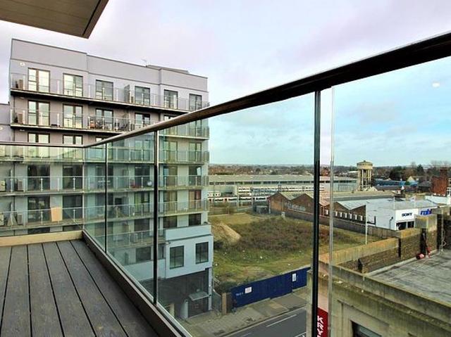 Apartment for rent in Little Heath, Goodmayes