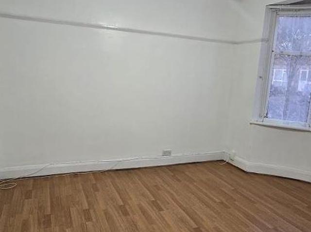 Apartment for rent in Gants Hill, Greater London