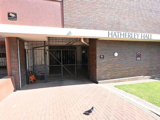 Flat for sale in Johannesburg