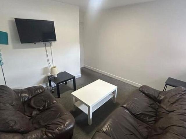 Apartment for rent in Barwick in Elmet and Scholes, Scholes