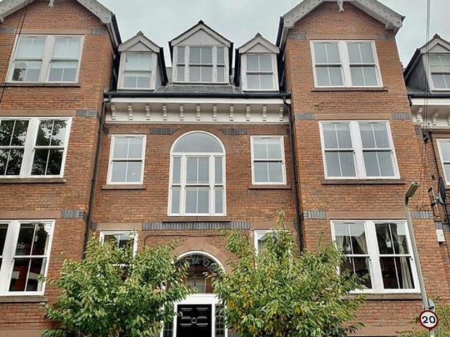 Apartment for rent in Calderstones