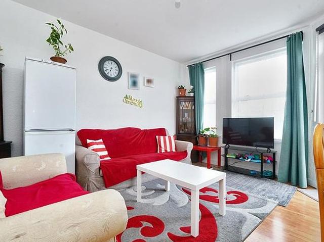 Apartment for rent in Bowes, Greater London